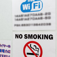 個室には無料Wi-Fiが完備されていて、しかも禁煙だからタバコが苦手な方でも大丈夫☆